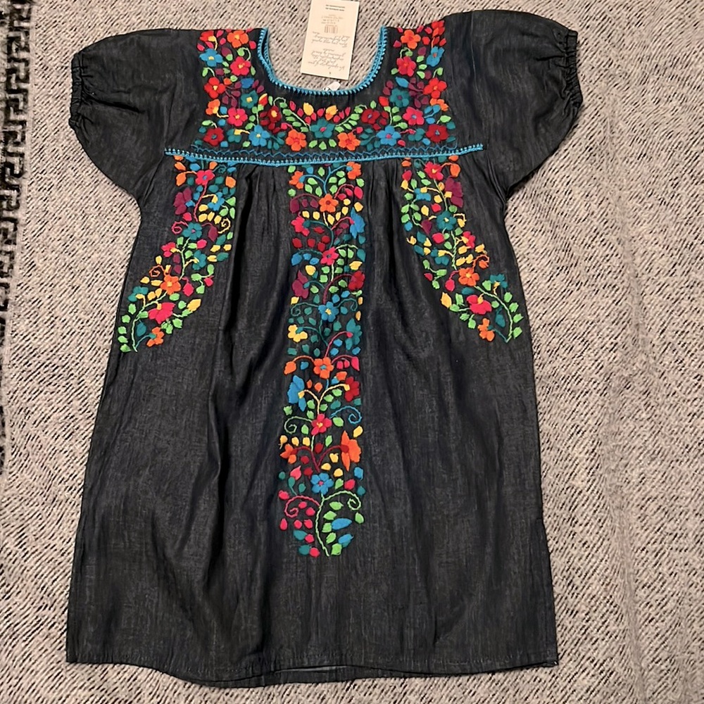 Beautiful traditional Mexican dress for kid with embroidery